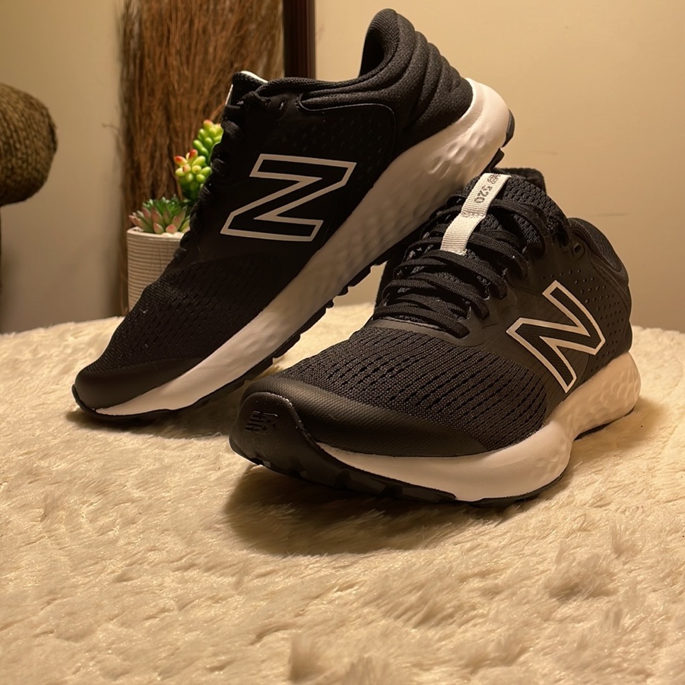 🆕 Running New Balance Size 7 Style W520LK7